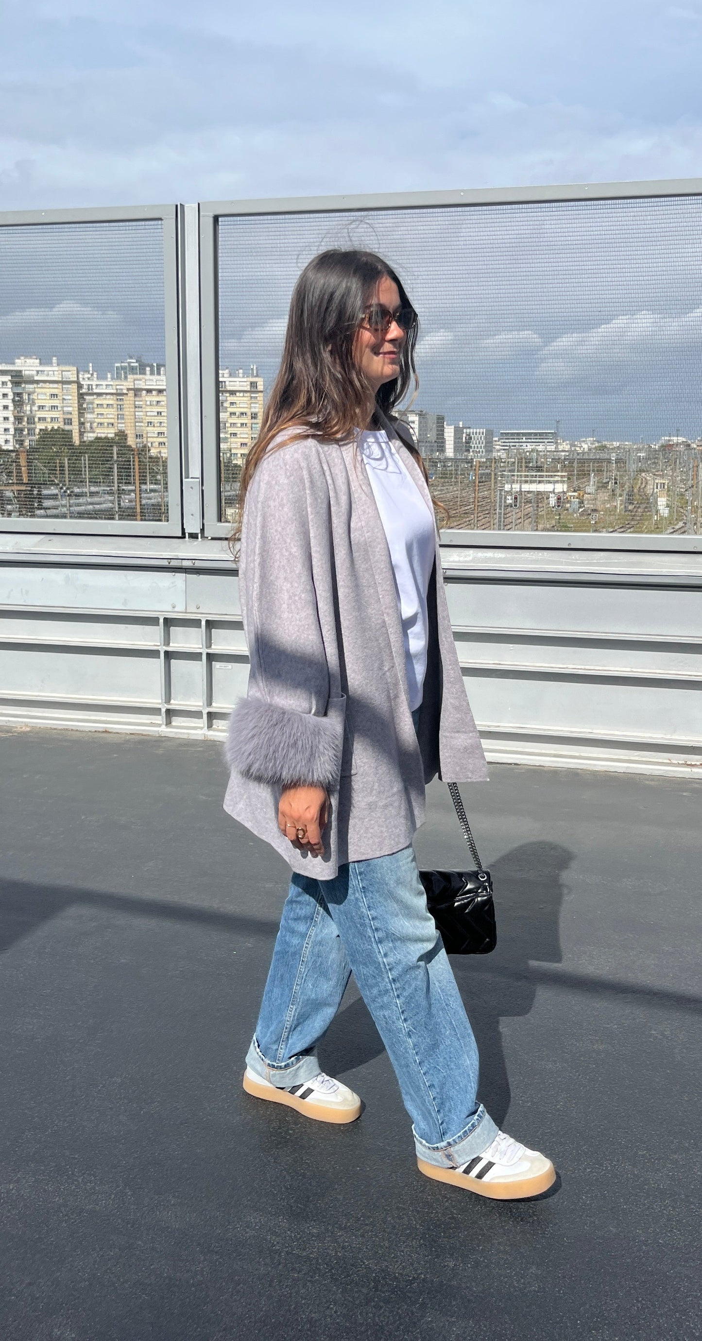 Veste en fourrure grise