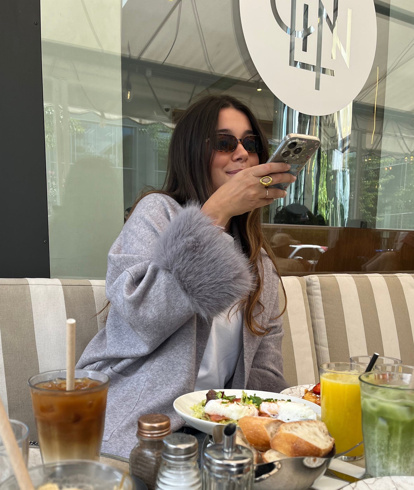 Veste en fourrure grise